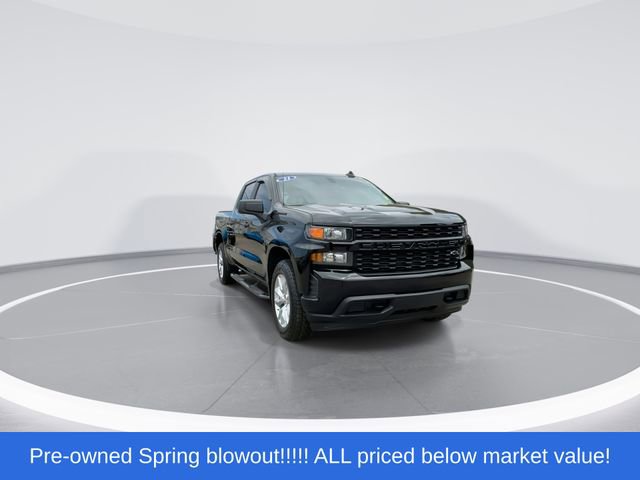 Used 2021 Chevrolet Silverado 1500 Custom w/ LPO, Dark Essentials Package AWD/4WD image 2