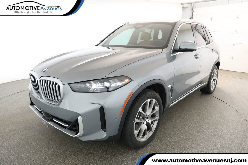 Used 2024 BMW X5 xDrive40i w/ Climate Comfort Package image 1
