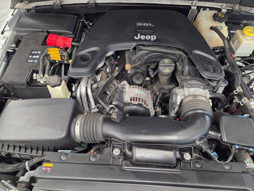 Certified 2021 Jeep Gladiator Willys image 22