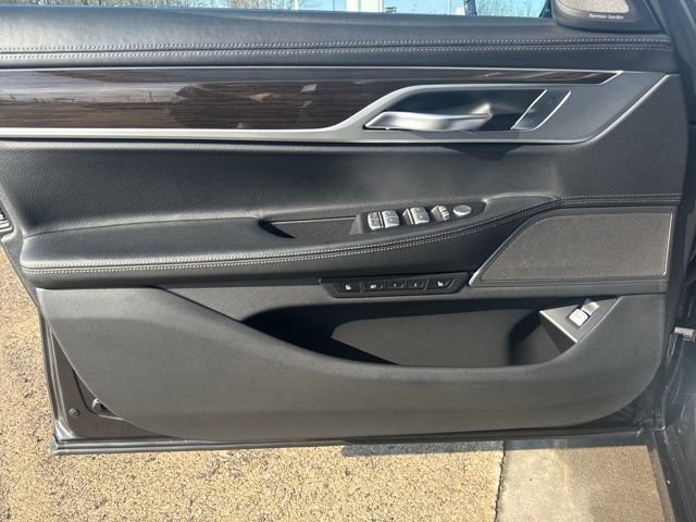 Used 2019 BMW 740i xDrive w/ Executive Package image 10