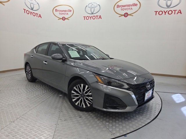 Used 2023 Nissan Altima 2.5 SV