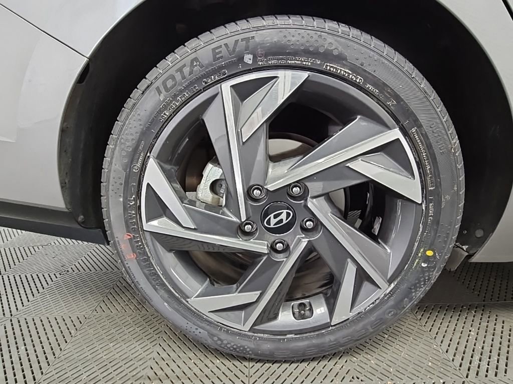 Used 2024 Hyundai Elantra SEL w/ Convenience Package image 49