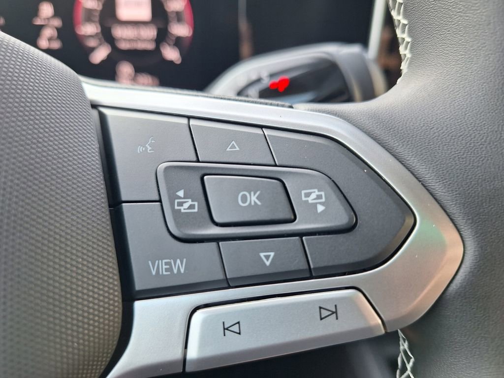 New 2026 Volkswagen Tiguan SE image 14