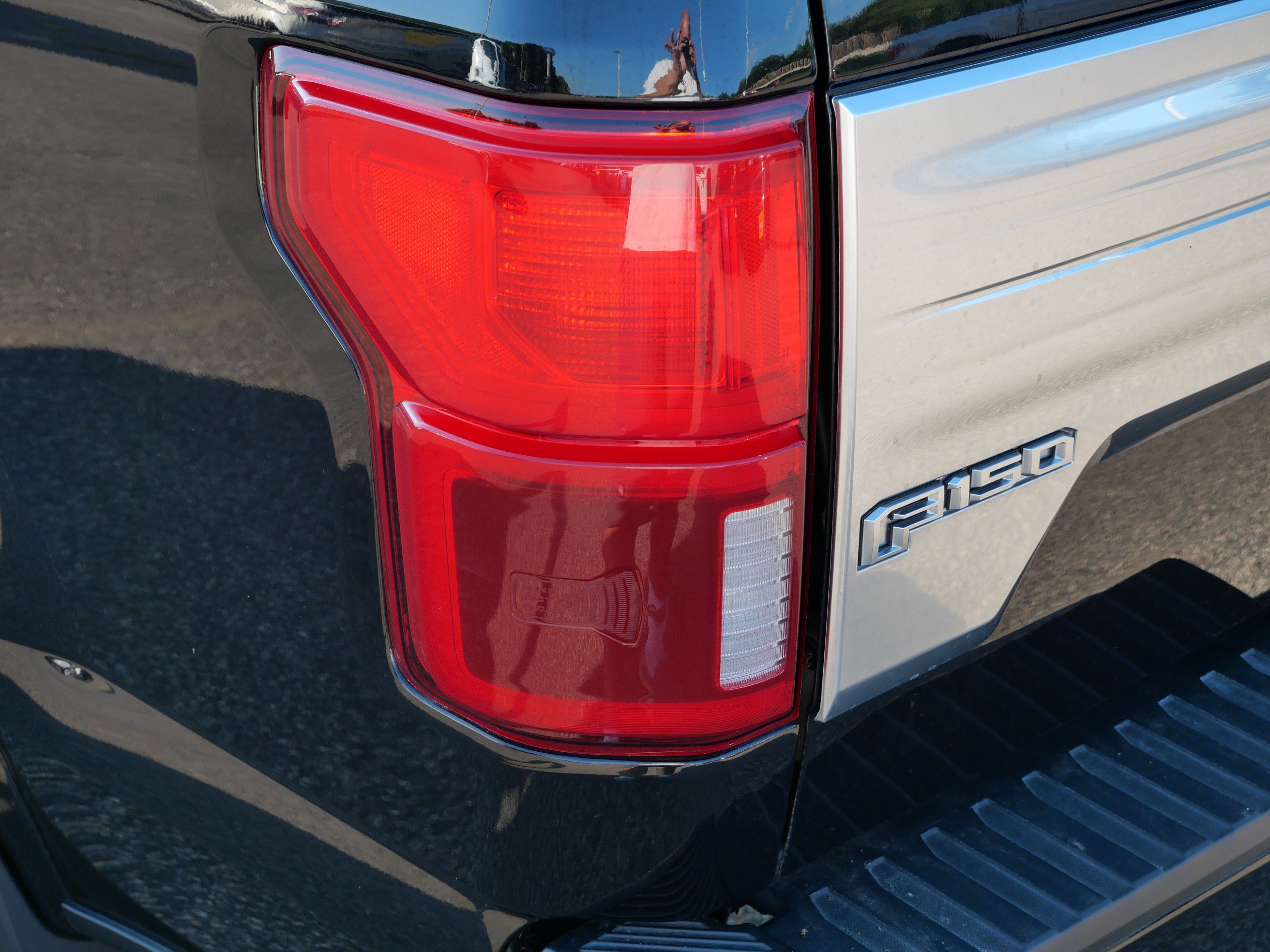 Used 2019 Ford F150 Limited w/ Trailer Tow Package AWD/4WD image 17