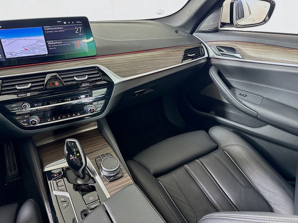 Used 2021 BMW 530i xDrive w/ M Sport Package AWD/4WD image 25