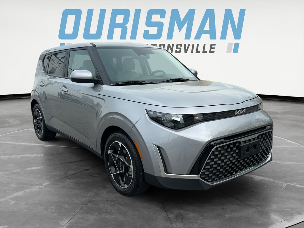Used 2025 Kia Soul LX w/ LX Technology Package image 1