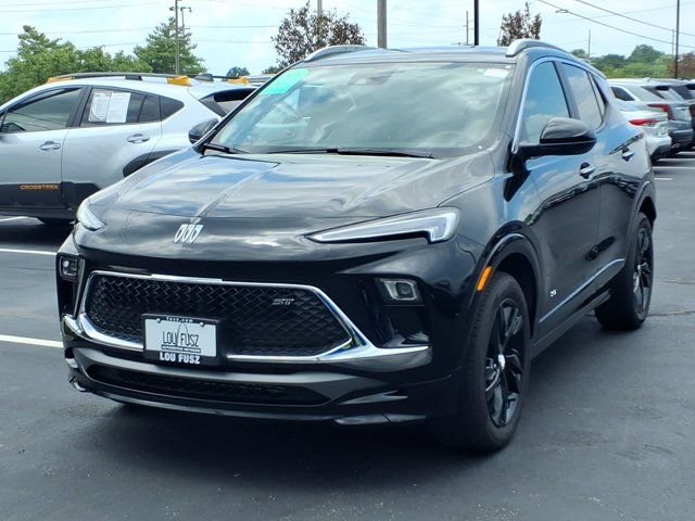 Used 2026 Buick Encore GX Sport Touring FWD image 2
