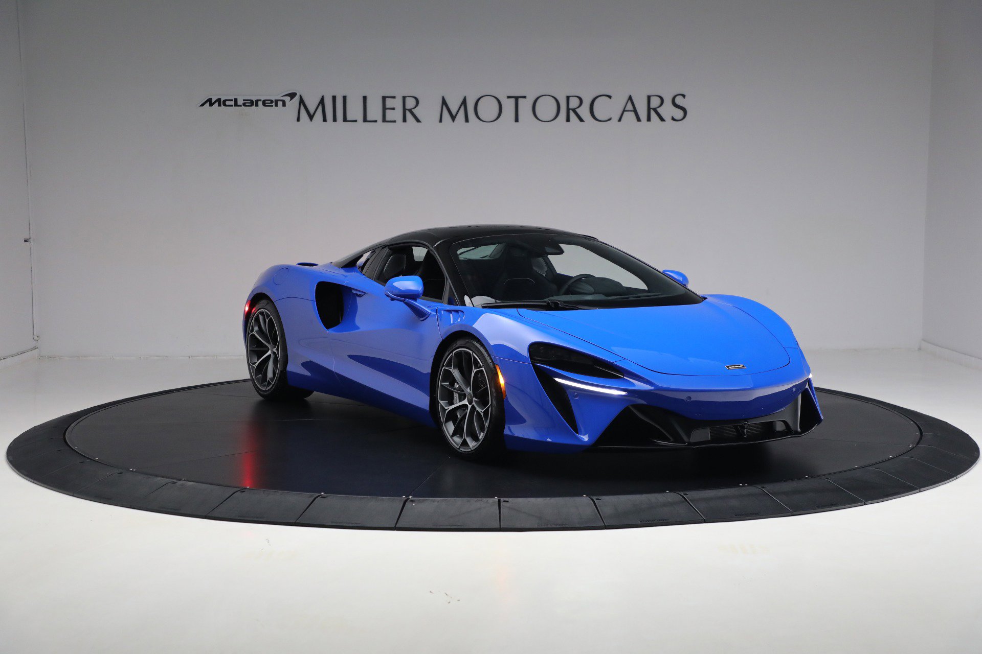 New 2025 McLaren Artura Spider image 24