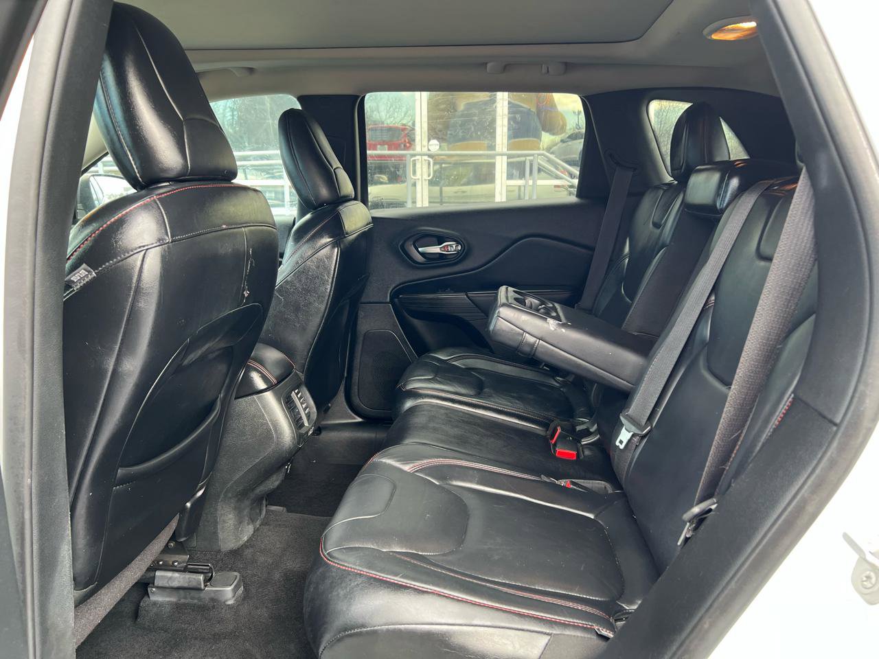 Used 2014 Jeep Cherokee Trailhawk w/ Technology Group AWD/4WD image 12