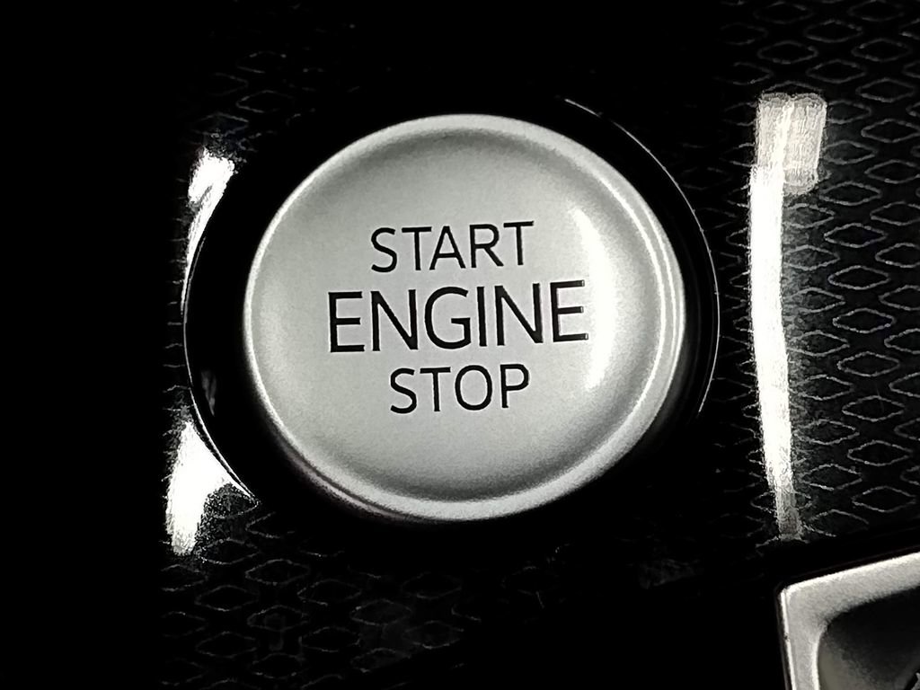 New 2025 Volkswagen Taos SEL image 35