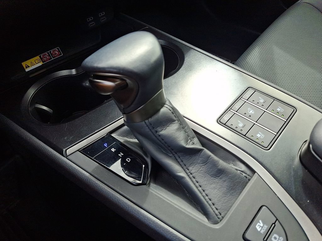 Used 2024 Lexus UX 250h F Sport AWD/4WD image 16