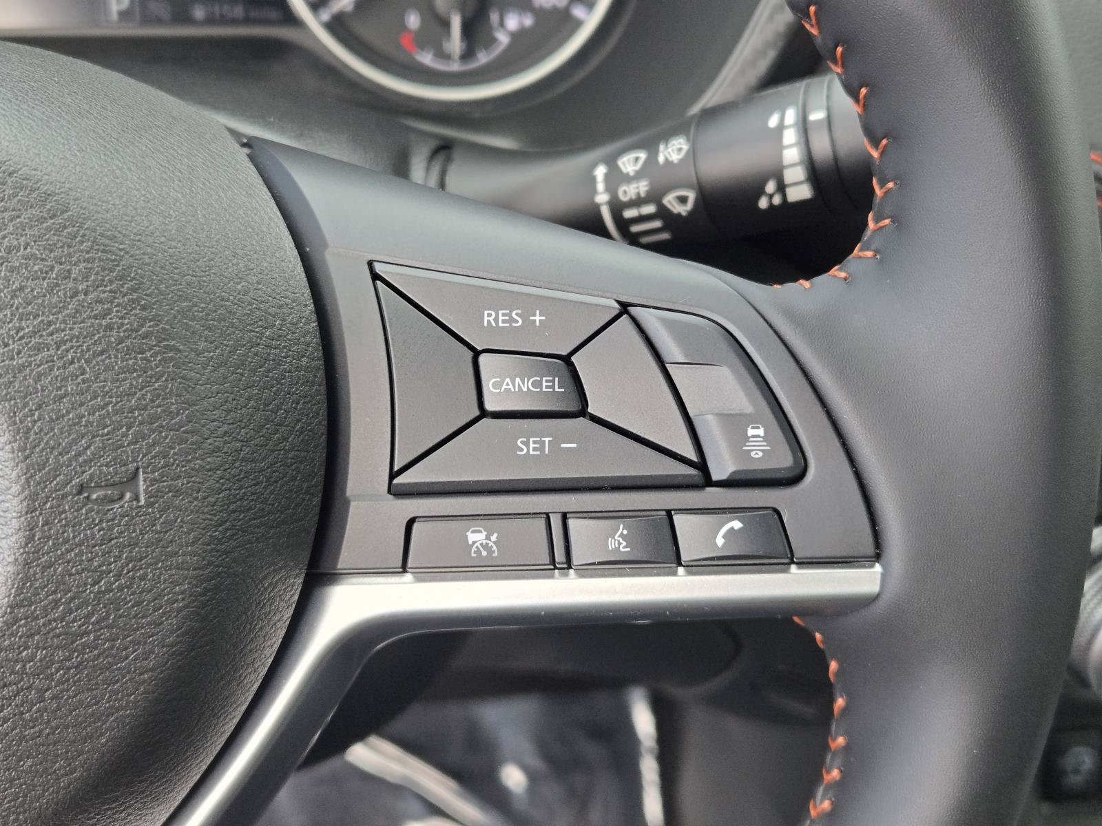 Used 2025 Nissan Sentra SR FWD image 17