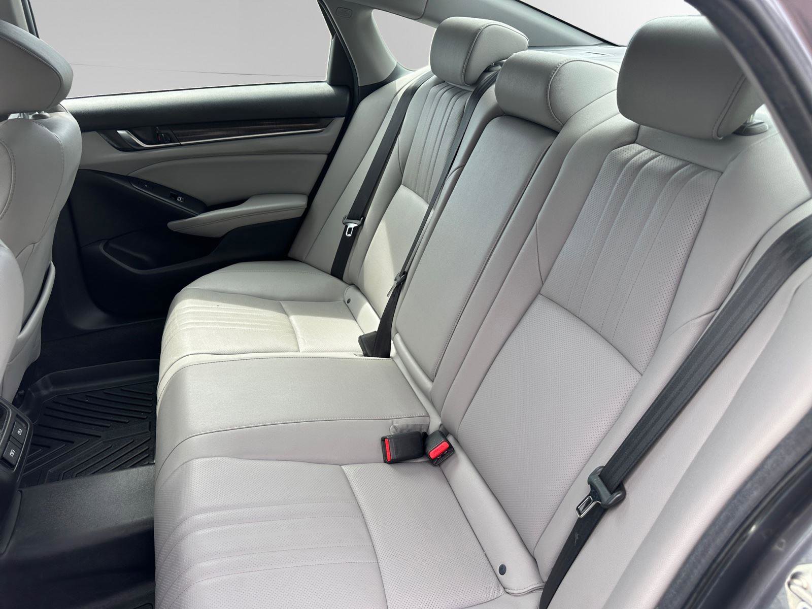 Used 2020 Honda Accord Touring image 12
