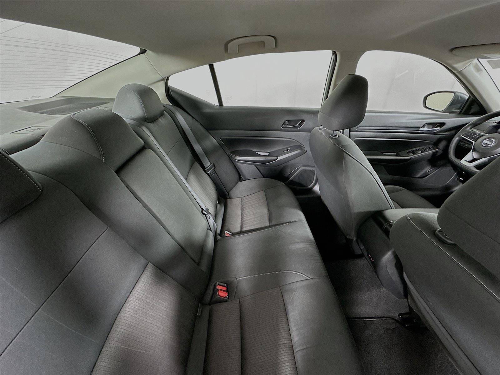 Used 2024 Nissan Altima 2.5 SV FWD image 25