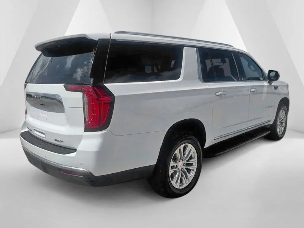 Used 2023 GMC Yukon XL SLT AWD/4WD image 7