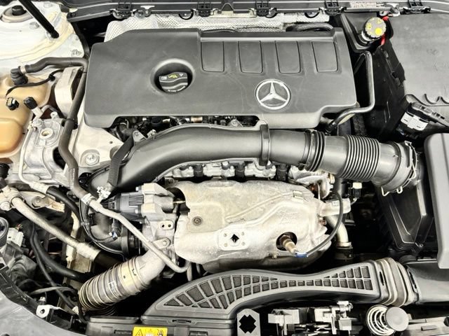 Used 2020 Mercedes-Benz GLB 250 image 24