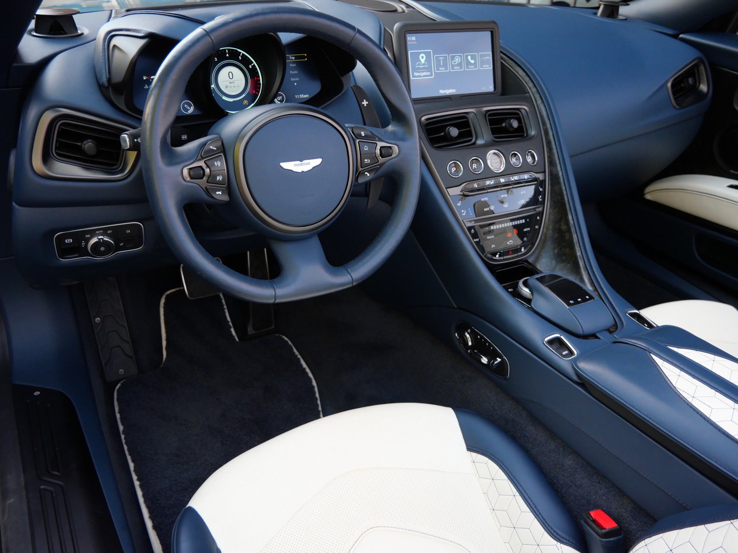Used 2020 Aston Martin DBS Superleggera Volante RWD image 3