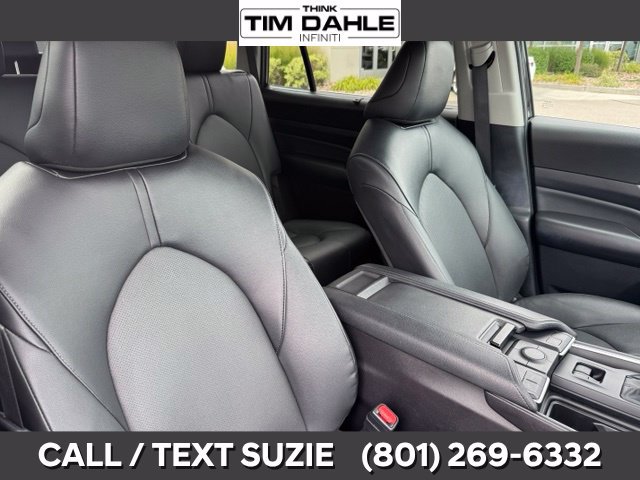 Used 2025 Toyota Grand Highlander AWD image 23