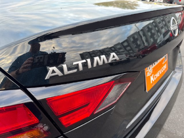 Used 2025 Nissan Altima 2.5 SV FWD image 32