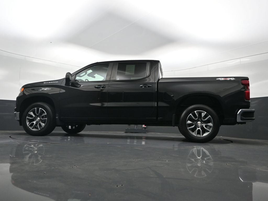 Used 2023 Chevrolet Silverado 1500 LT AWD/4WD image 32