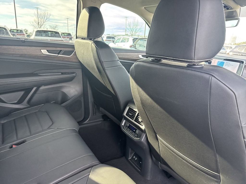 New 2025 Volkswagen Atlas SEL image 20