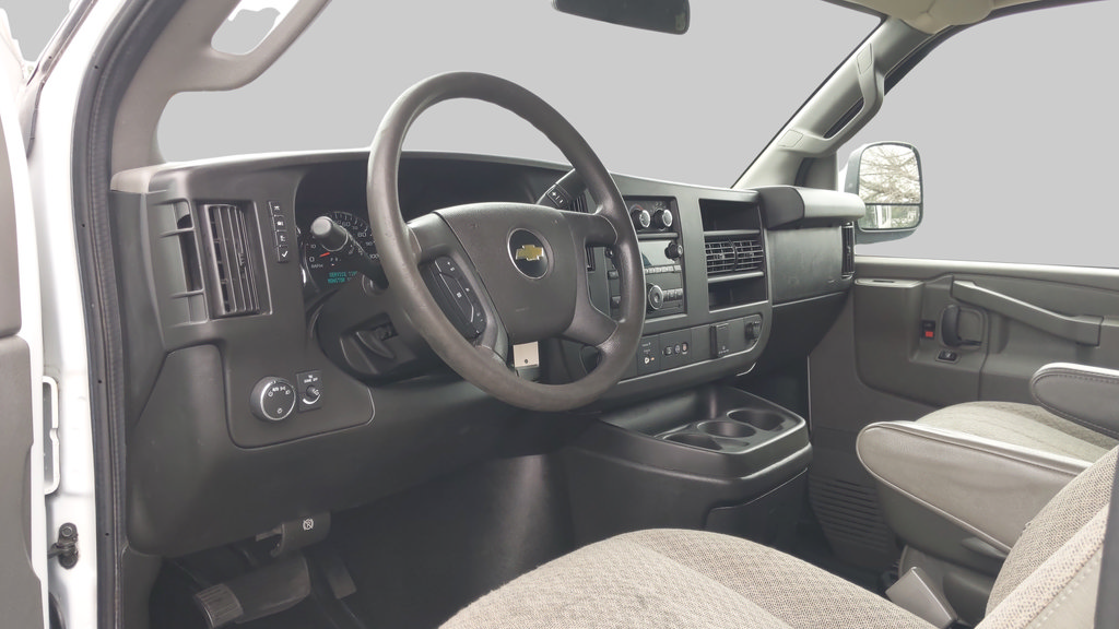 Used 2019 Chevrolet Express 3500 Extended w/ Driver Convenience Package RWD image 19
