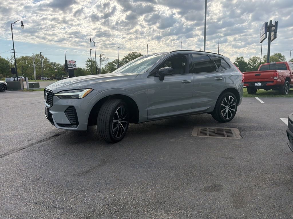 Certified 2024 Volvo XC60 B5 Plus AWD/4WD image 6