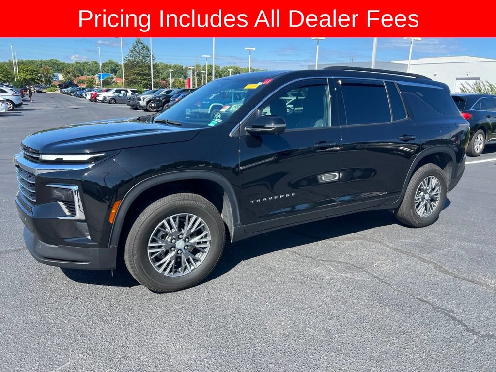 Used 2024 Chevrolet Traverse LT w/ Trailering Package AWD/4WD image 5