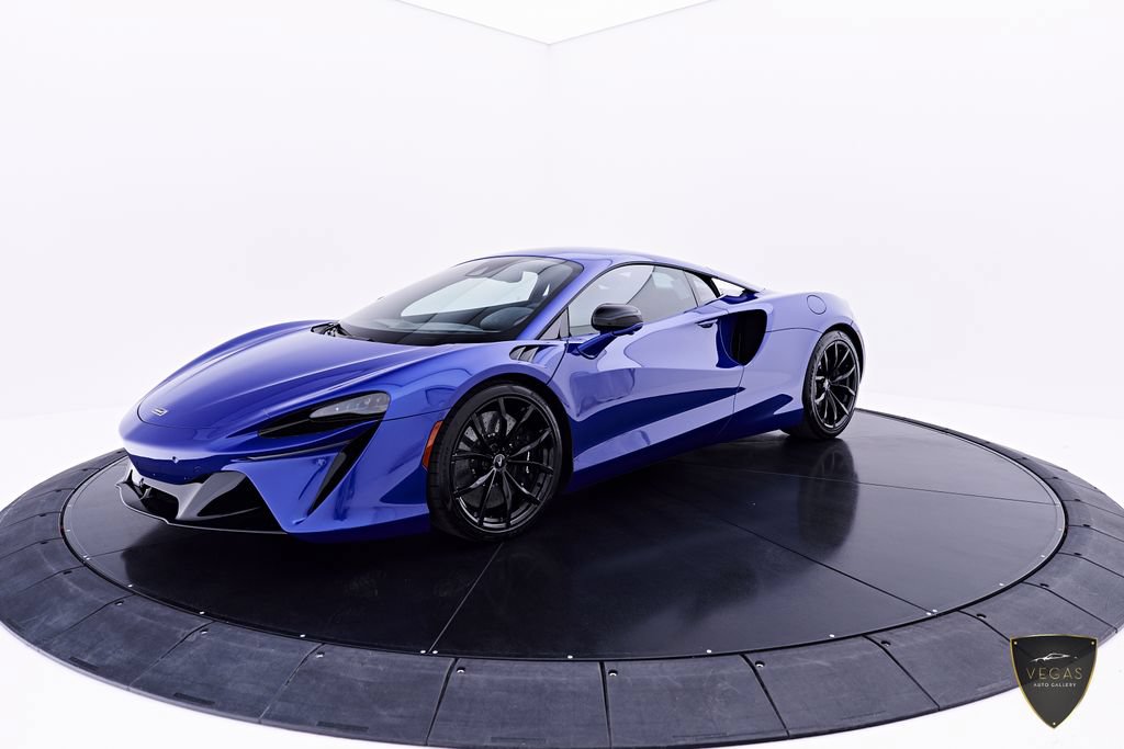 Used 2025 McLaren Artura RWD image 13
