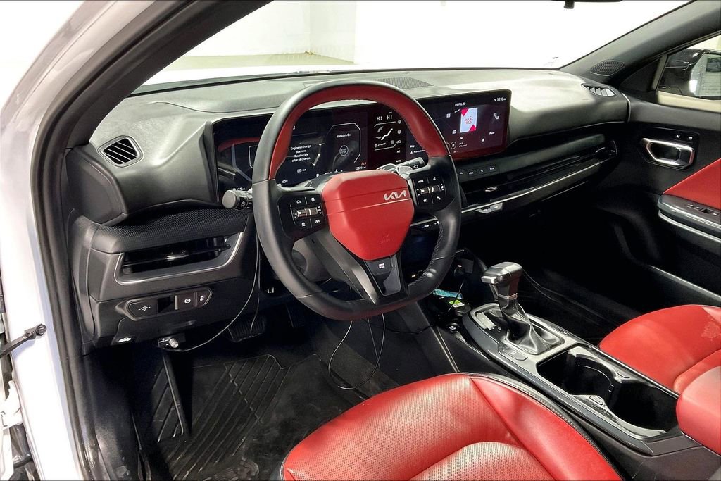Used 2025 Kia K4 GT-Line w/ GT-Line Premium Package image 16