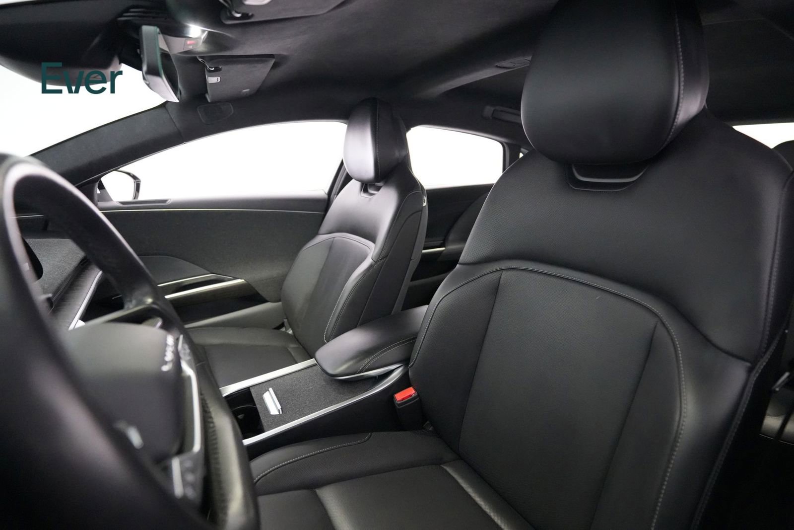 Used 2023 Lucid Air Pure image 4