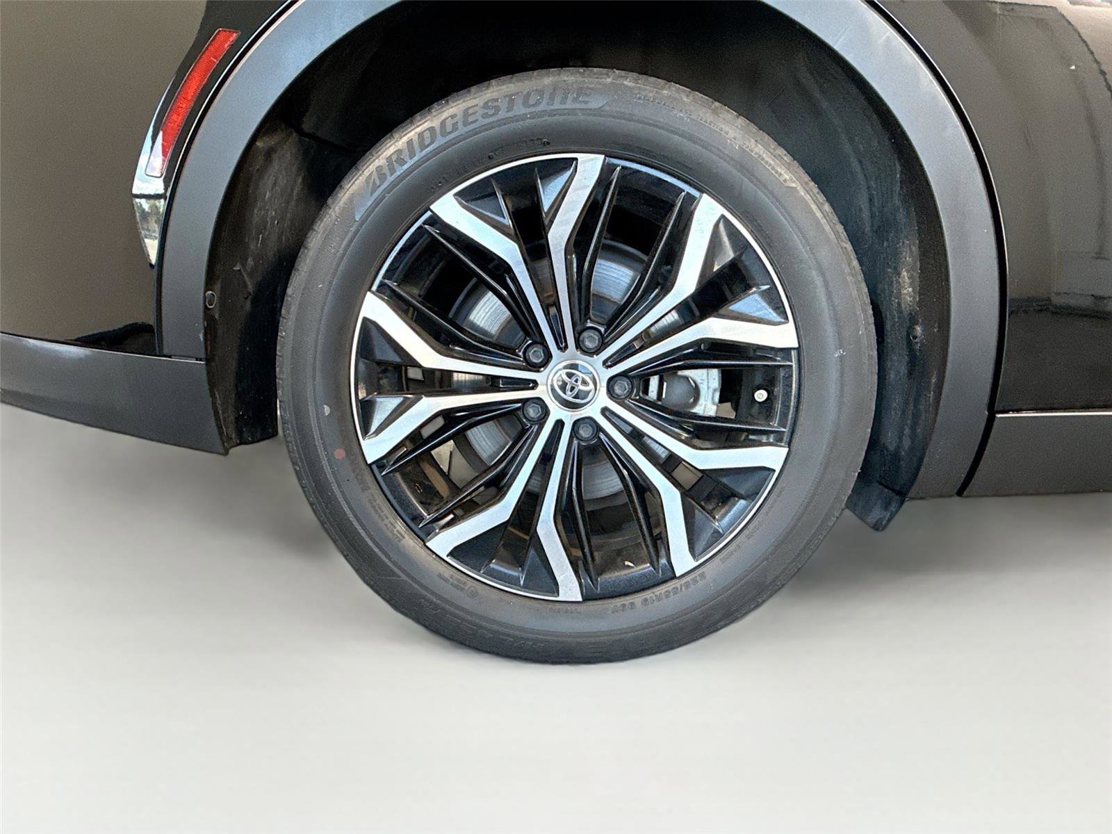 Used 2023 Toyota Crown XLE image 13