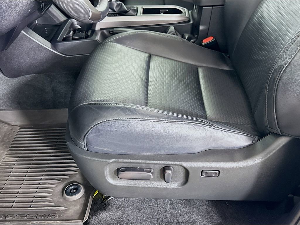 Used 2023 Toyota Tacoma Limited w/ Black Out Package (TMS) image 20