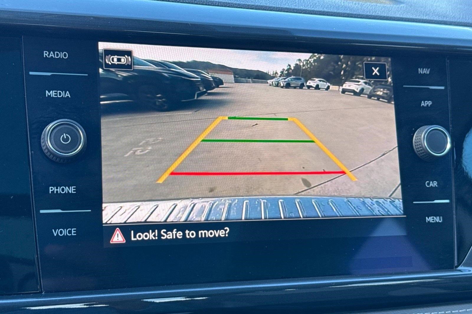 Used 2022 Volkswagen Taos SEL image 25