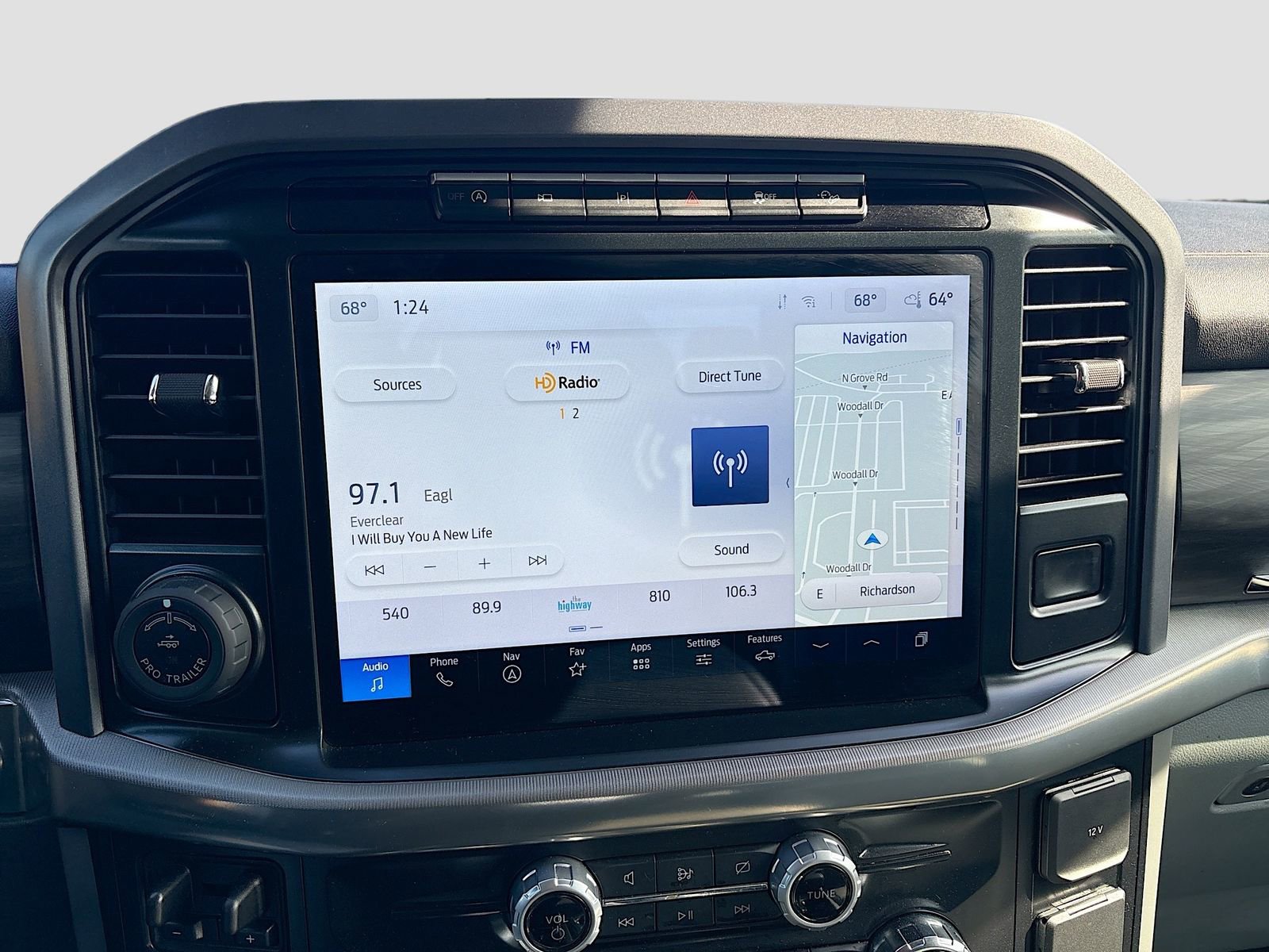 Used 2024 Ford F150 Lariat w/ FX4 Off-Road Package image 15