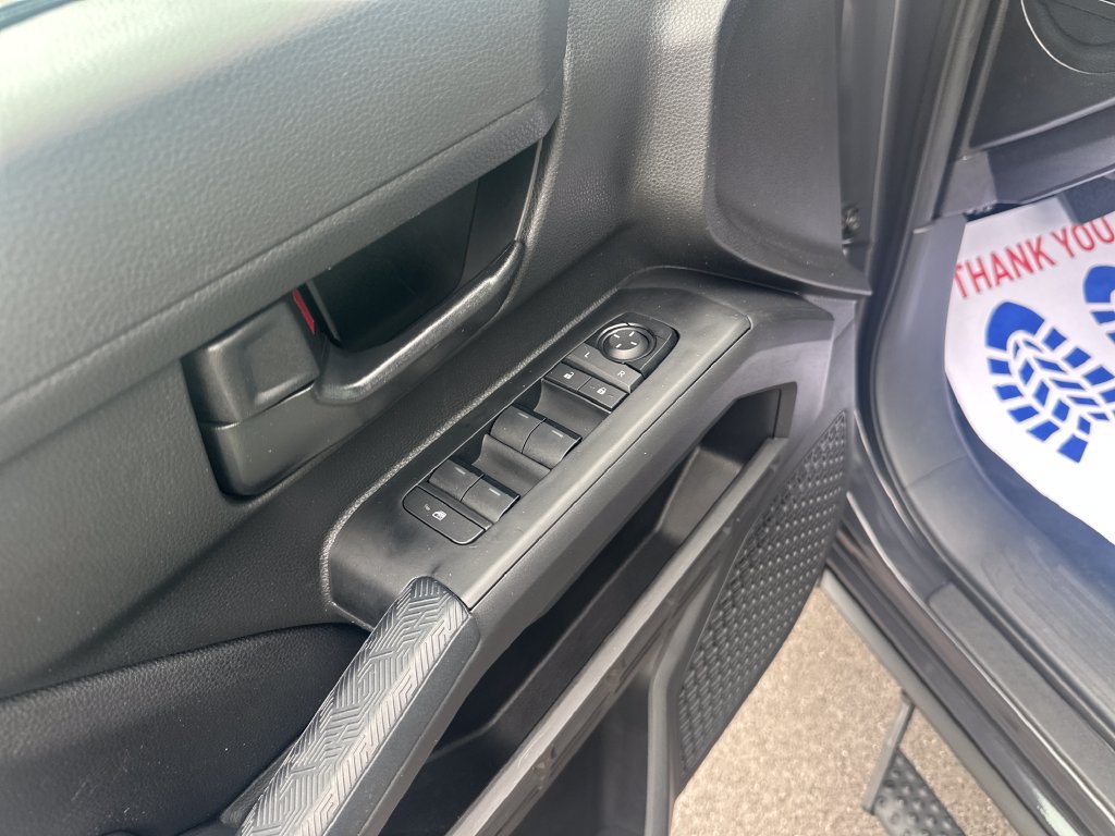Used 2025 Toyota Tacoma SR5 AWD/4WD image 16