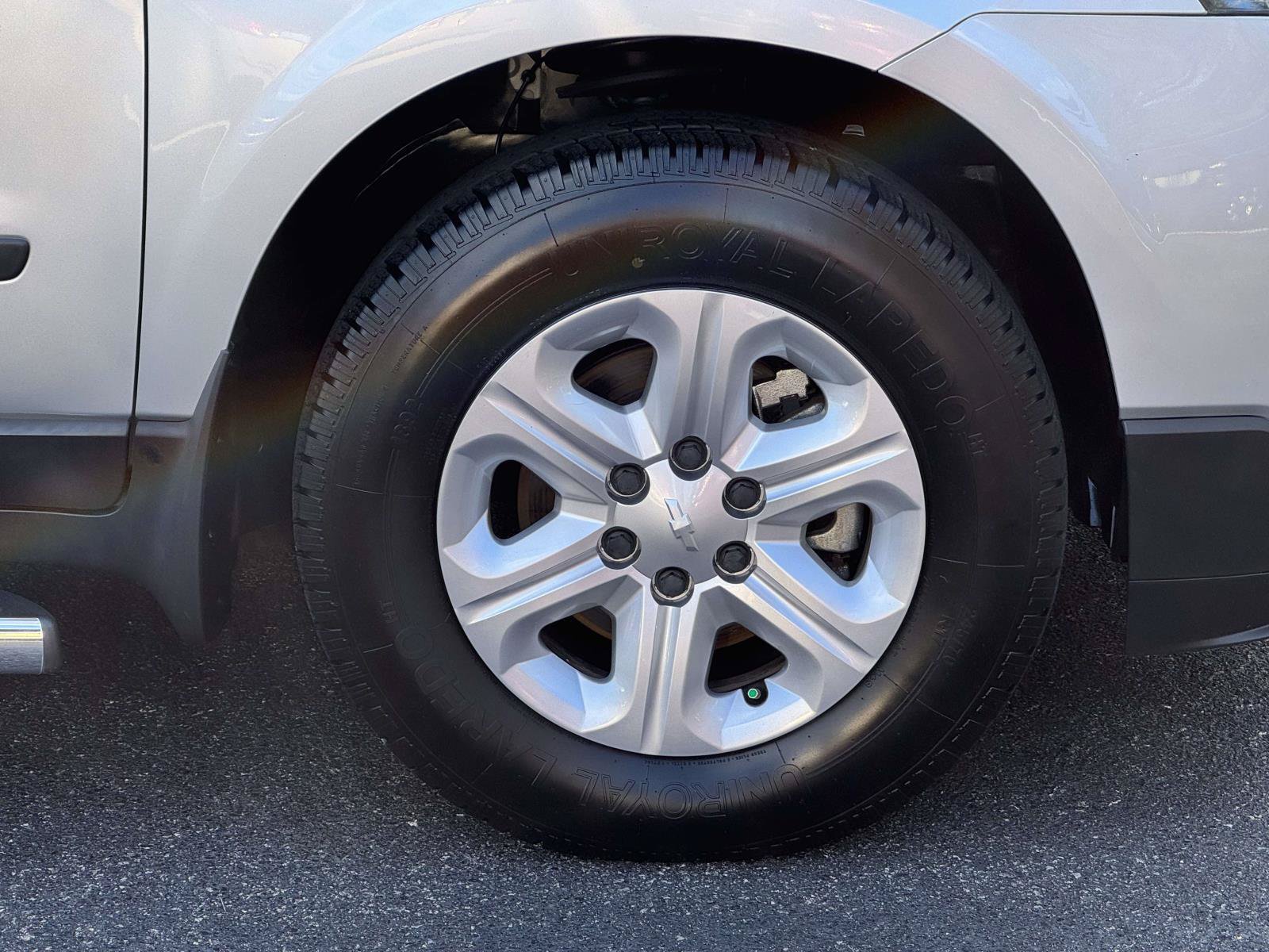 Used 2015 Chevrolet Traverse LS w/ LPO, 'HIT The Road' Package FWD image 7