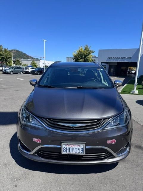 Used 2018 Chrysler Pacifica Limited w/ Advanced Safetytec Group FWD image 2