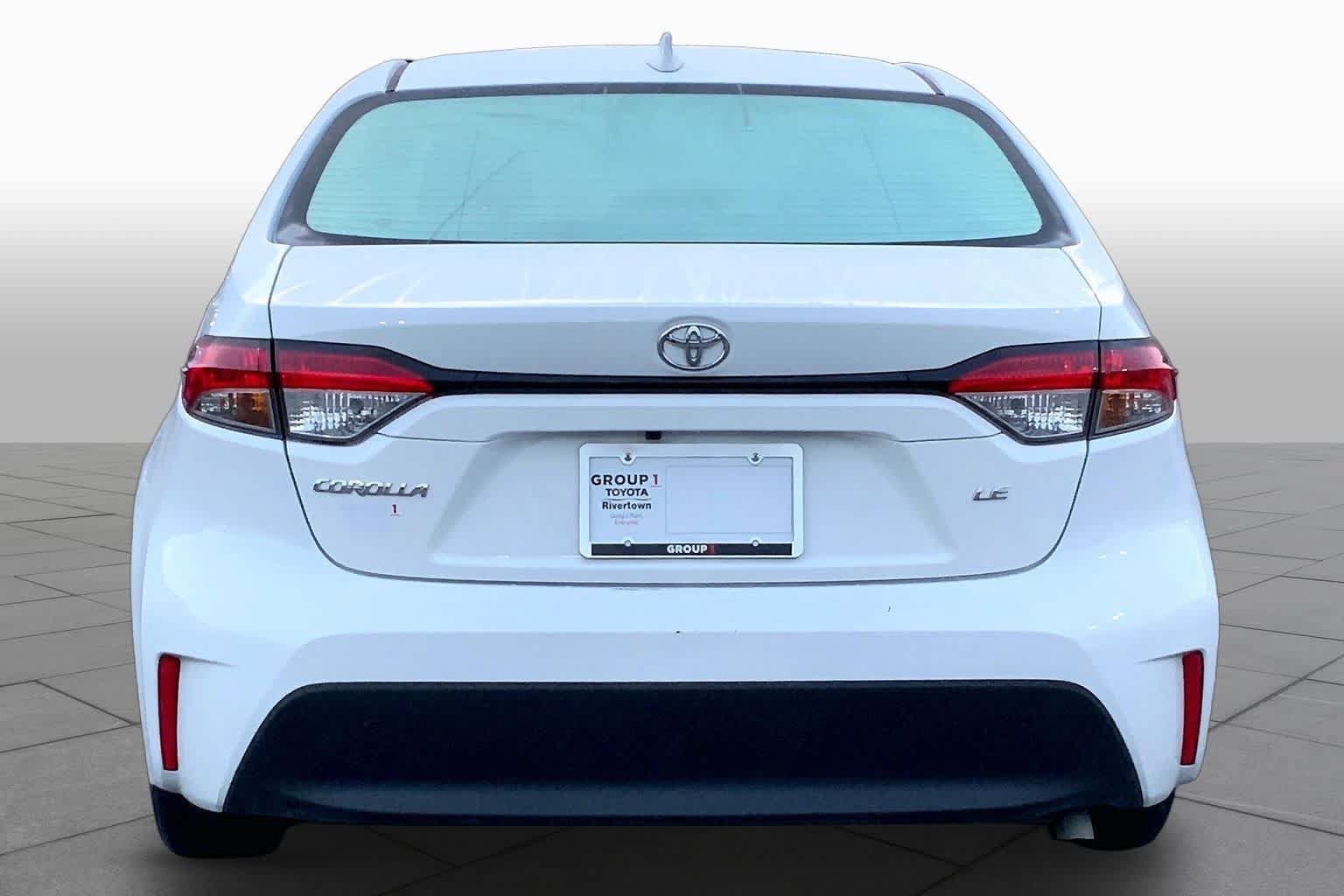 Used 2024 Toyota Corolla LE FWD image 5