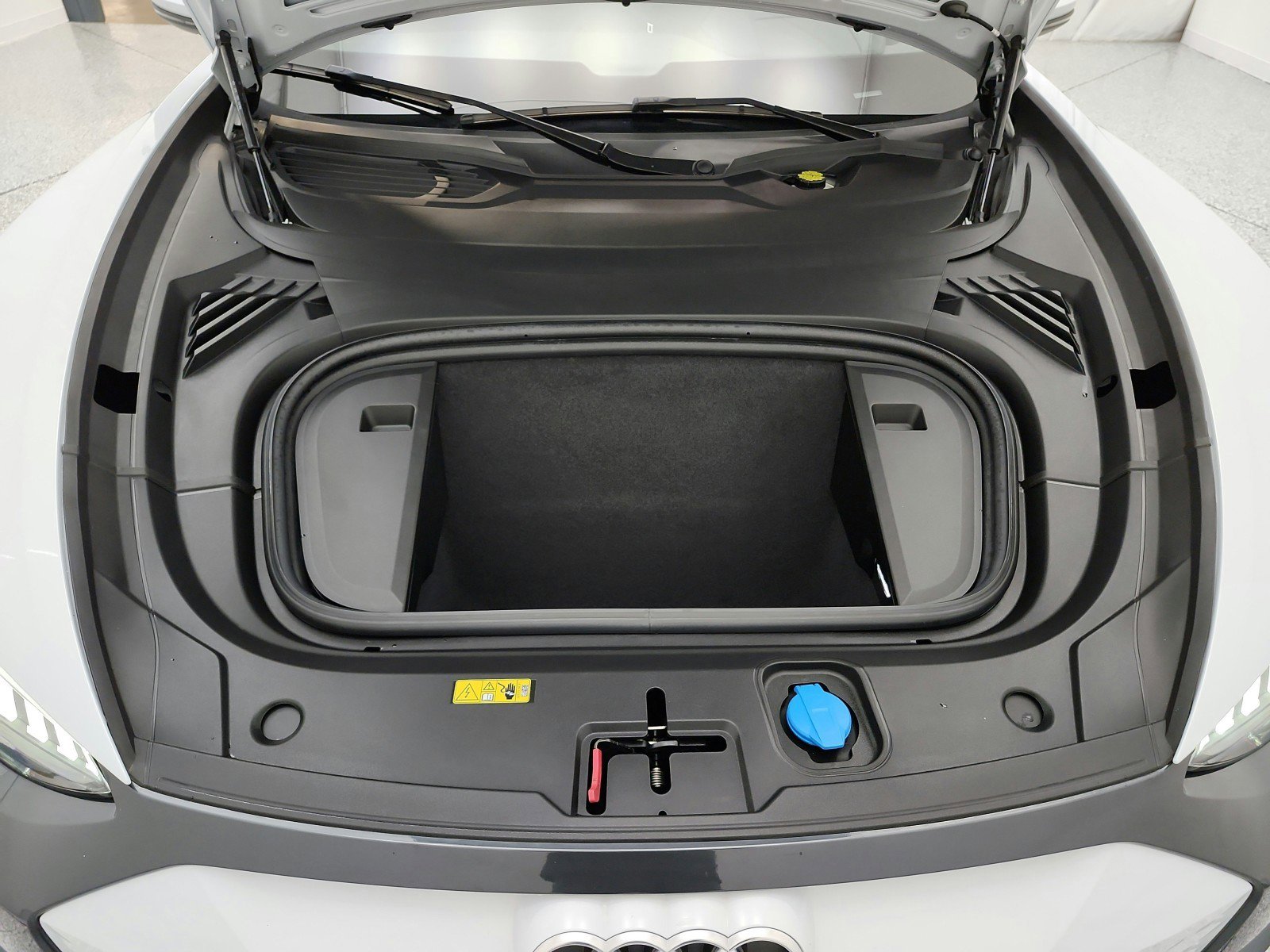 Used 2023 Audi e-tron GT Premium Plus image 16