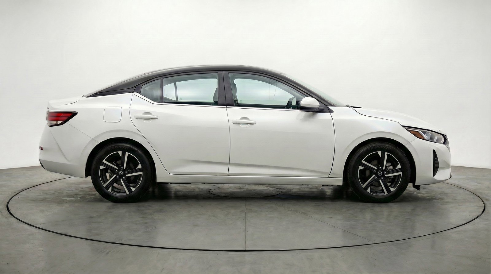 Used 2025 Nissan Sentra SV FWD image 11