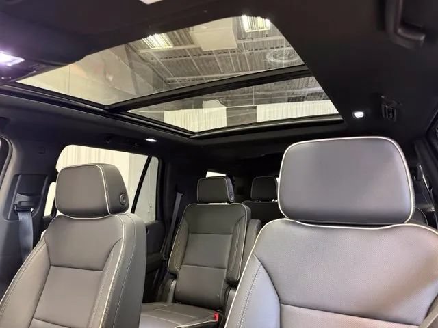 New 2026 GMC Yukon Elevation w/ Technology Package AWD/4WD image 6