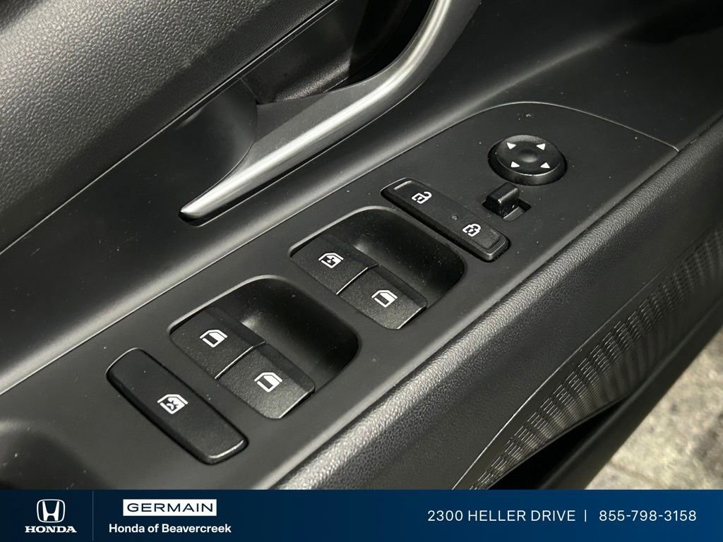 Used 2022 Hyundai Elantra Limited FWD image 18