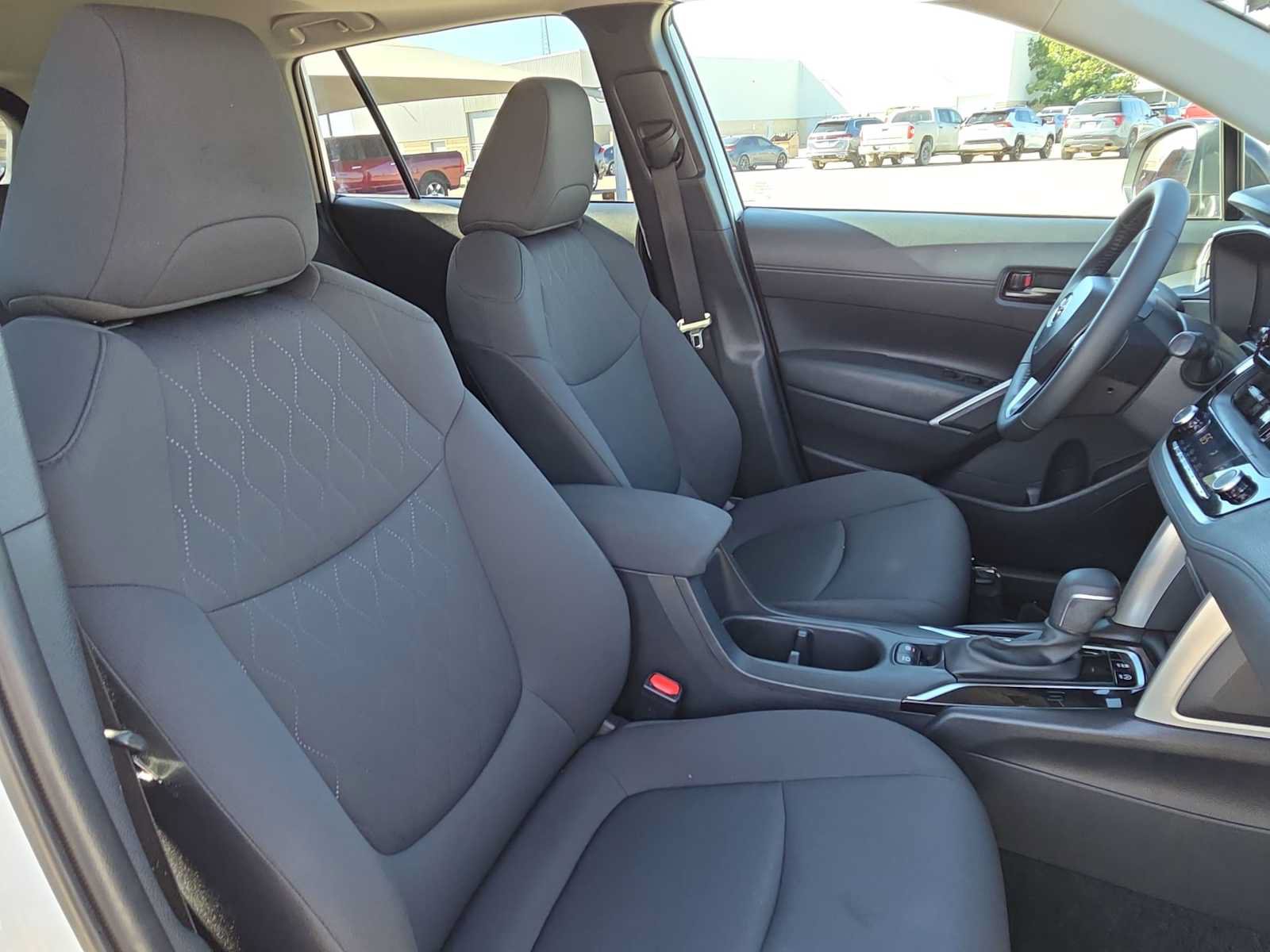 Certified 2025 Toyota Corolla Cross LE w/ Moonroof Package FWD image 18