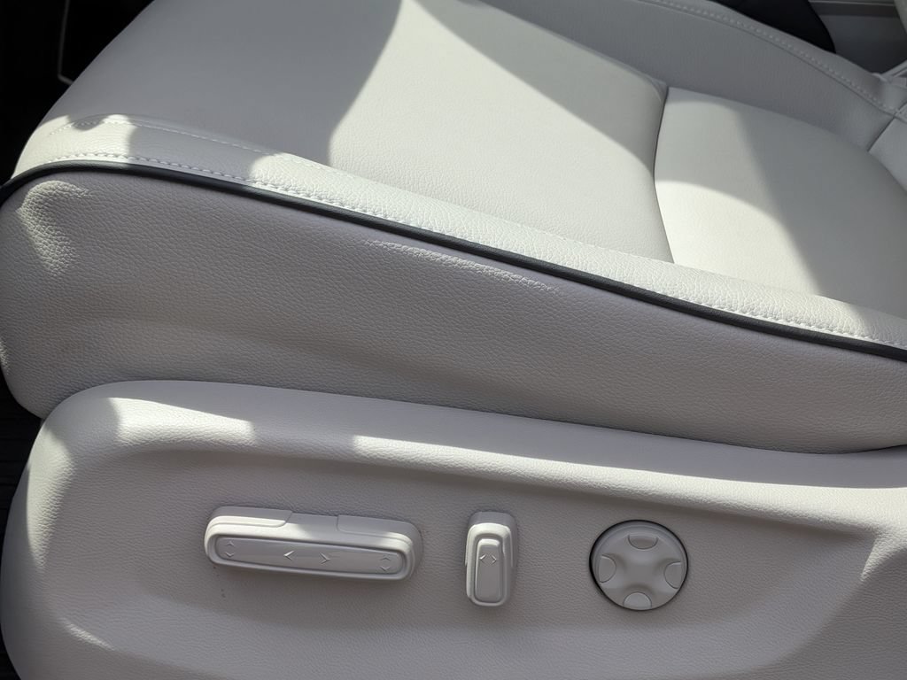 New 2026 Honda Odyssey Touring image 21