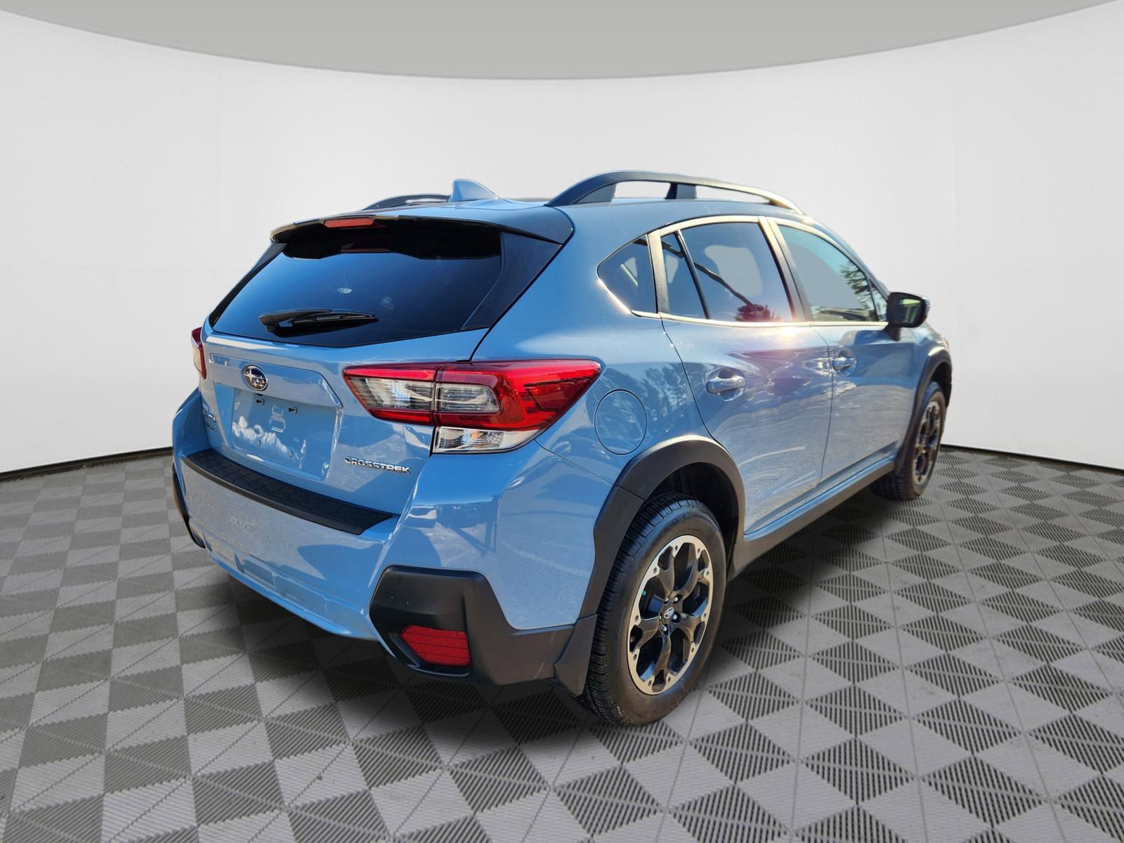Used 2021 Subaru Crosstrek 2.0i Premium w/ Moonroof Package image 4