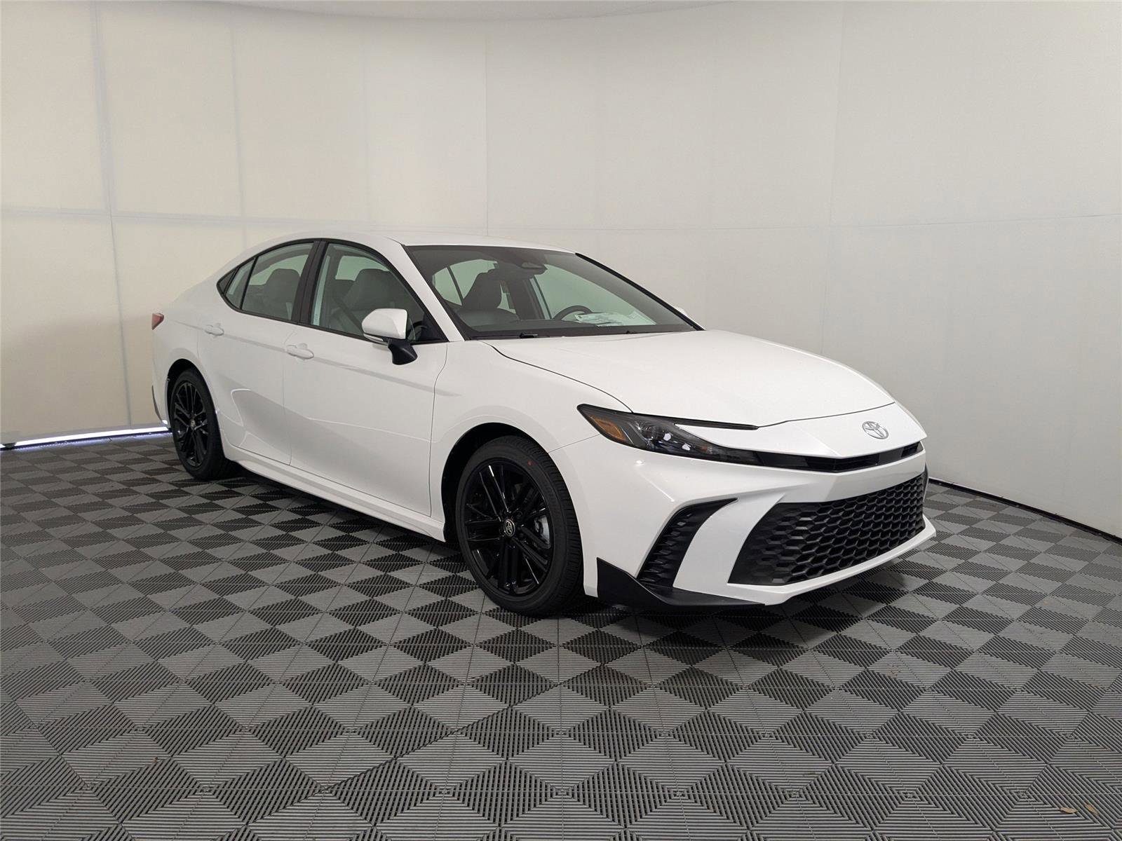 New 2026 Toyota Camry SE image 4