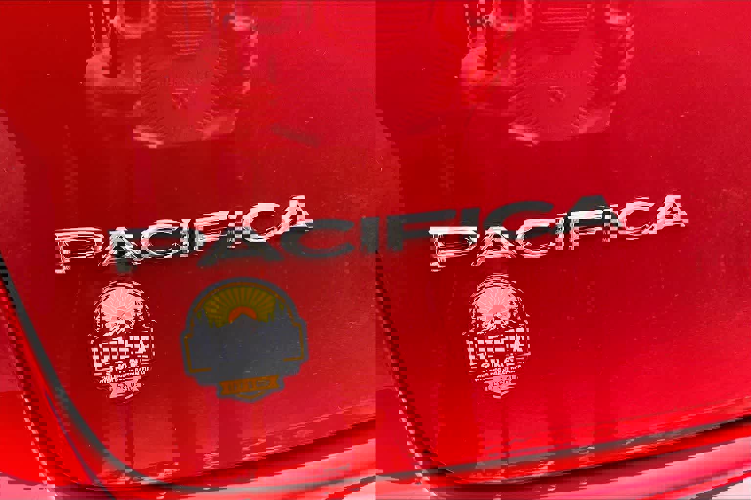 New 2026 Chrysler Pacifica Select image 7