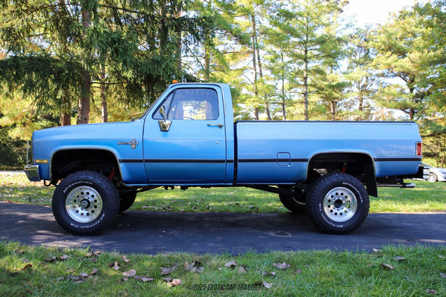 Used 1987 Chevrolet C/K Truck 2500 image 3