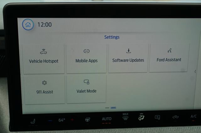 Certified 2025 Ford Maverick XLT w/ XLT Luxury Package AWD/4WD image 29